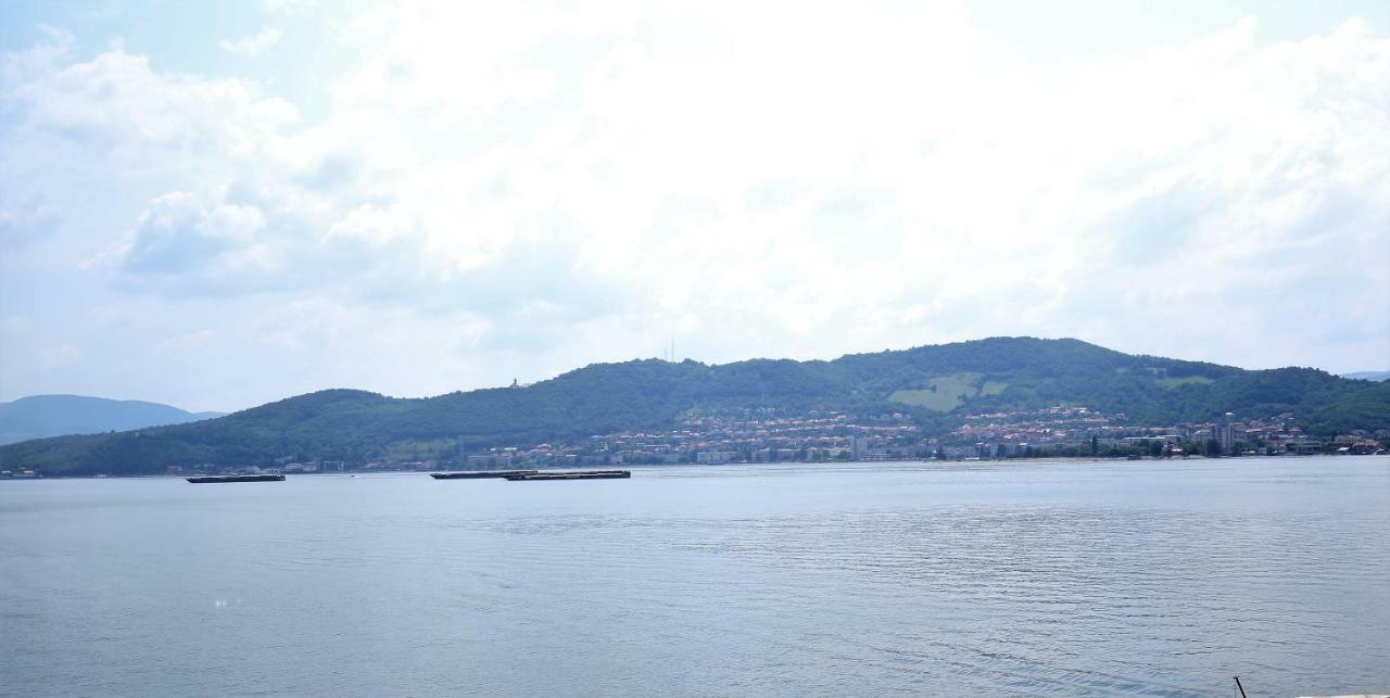 Pensiunea Taka Orşova Exterior foto